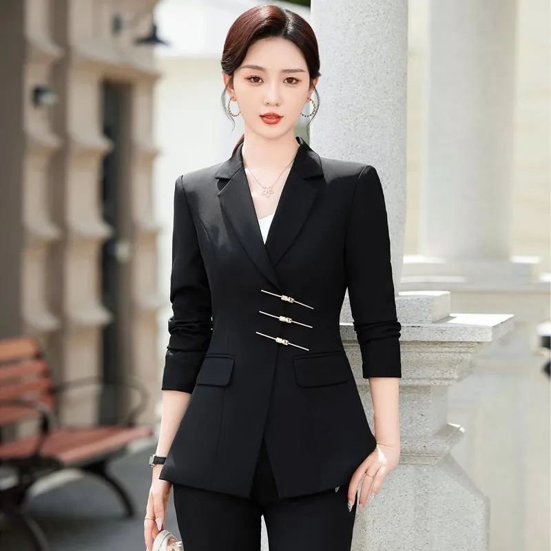 2025 Moda Bianco Rosso Nero Gi - Women Formal Wear With Black Blazer recensione e prezzo