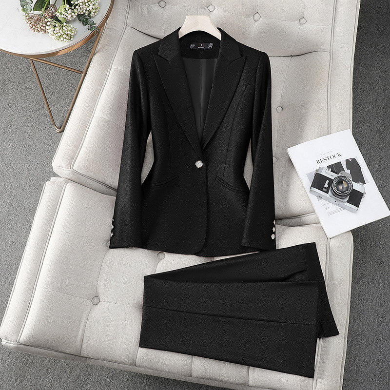 Completo da donna formale con  - Women Formal Wear With Black Blazer recensione e prezzo